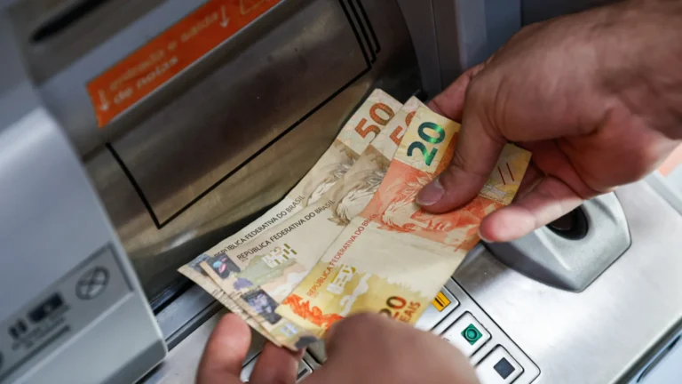 R$ 9,7 bilhões: Como consultar ‘dinheiro esquecido? Resgate é automático