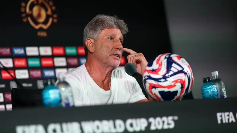 Renato Gaúcho usa gol de barriga marcado há 30 anos para motivar Fluminense