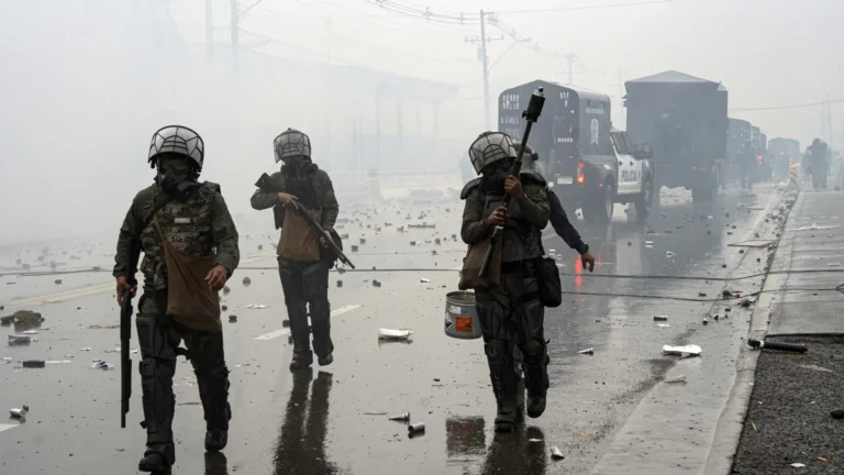 Revolta popular no Panamá detona repressão estatal com estado de sítio