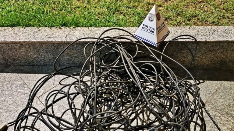 Homem é preso ao tentar vender fios de cobre em ferro-velho de Itaocara