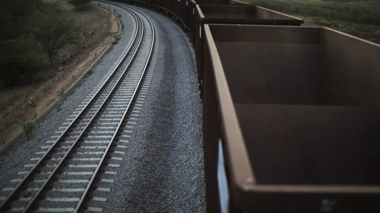 Lula anuncia R$ 1,4 bilhão para obras da ferrovia Transnordestina