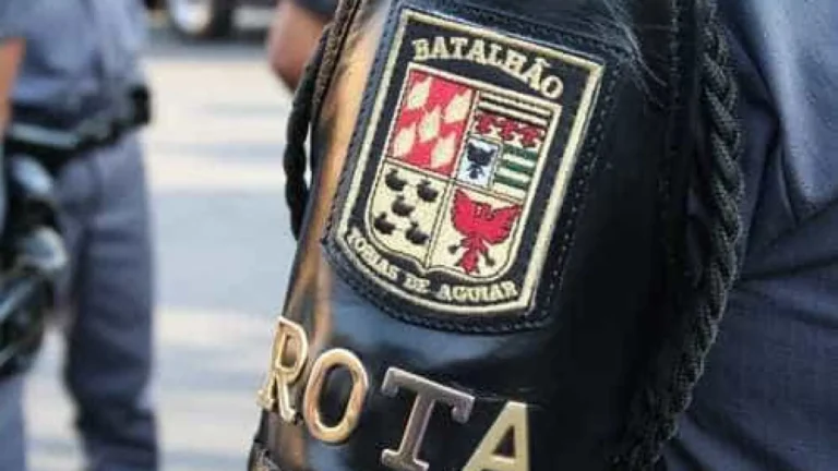 Justiça determina afastamento de PMs envolvidos em morte de policial civil