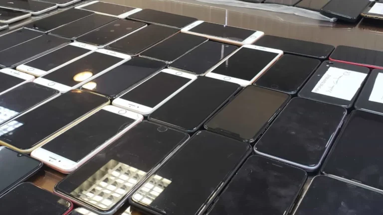 Polícia Civil do Rio devolve 1,4 mil celulares a proprietários