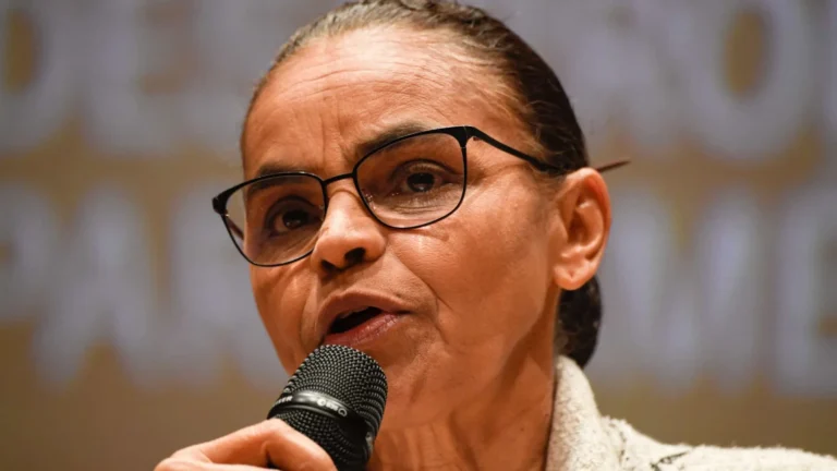 Marina Silva sofre novos insultos em comissão no Congresso