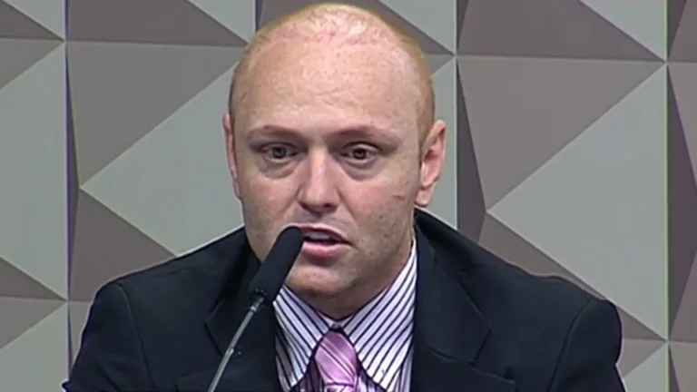 Moraes mantém prisão de Delgatti em ação que condenou hacker e Zambelli por invasão ao CNJ