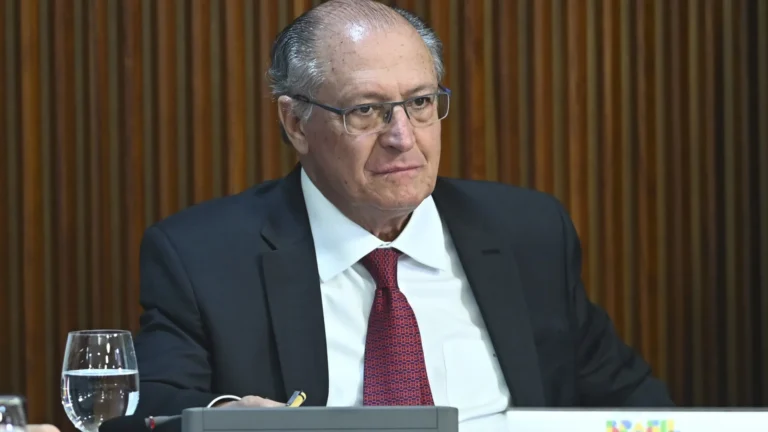 Alckmin volta a se reunir com big techs e recebe pauta do setor