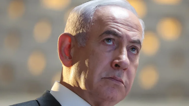 Netanyahu nega fome em Gaza, e Trump diz que não está convencido por premiê