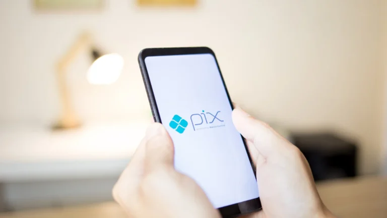 EUA monitoram o Pix desde 2022 e investigam sistema brasileiro