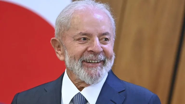 Lula diz que presidente da Petrobras parece ‘frágil’ e ‘bobinha’, mas é competente