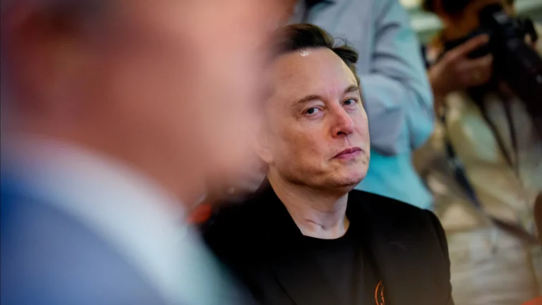 Trump diz que é ridículo Musk fundar um novo partido político nos EUA