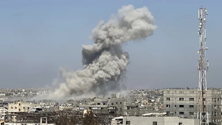Bombardeio atinge única igreja católica de Gaza e deixa feridos