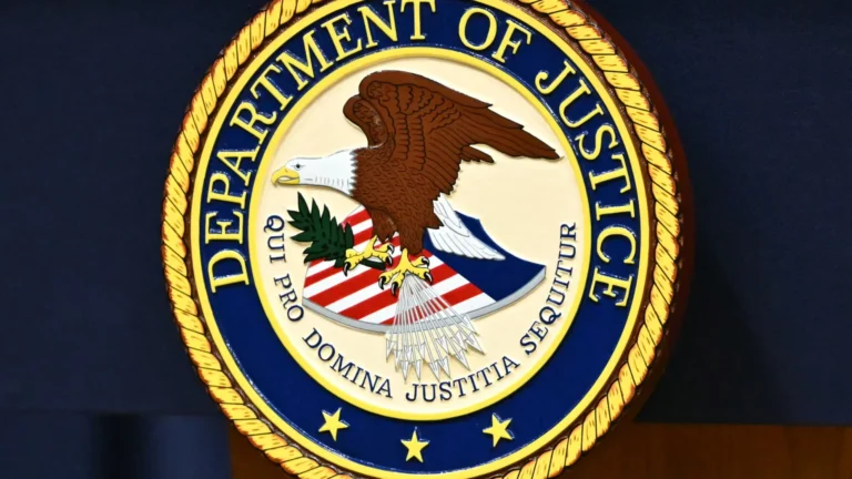 Coreia do Norte usou empregos remotos nos EUA para financiar armas