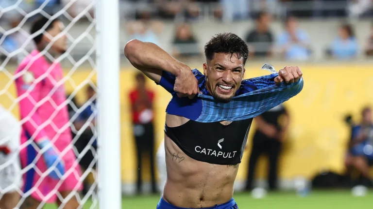 Marcos Leonardo viu mãe ficar 60 dias na UTI antes de ser carrasco do City