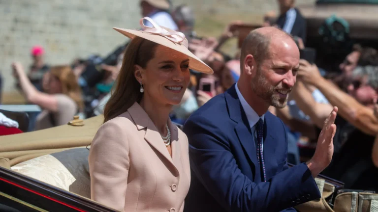 Kate Middleton reaparece ao lado de William em visita de Macron