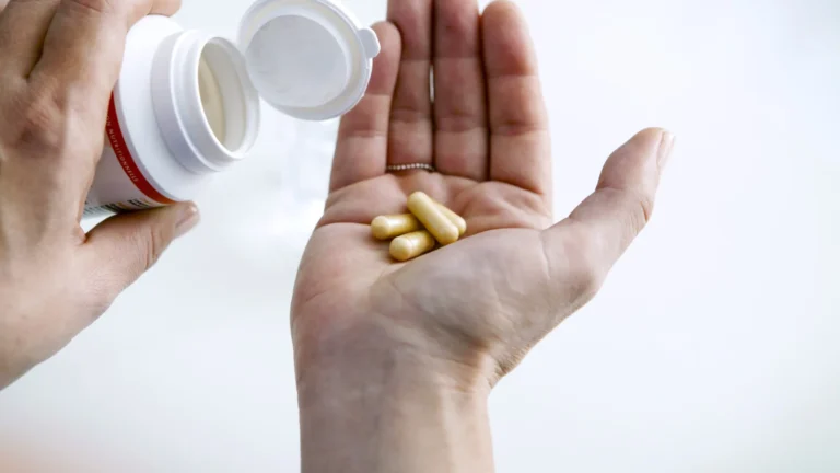 Três suplementos que você deve evitar: farmacêutica faz alerta