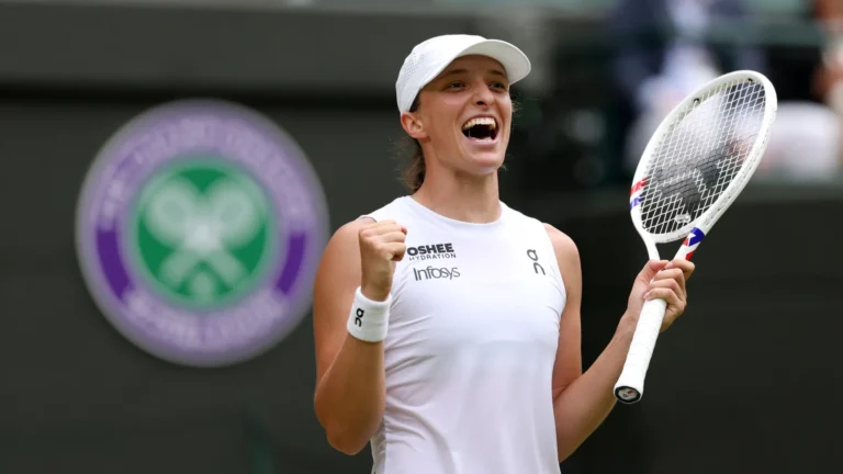 Swiatek atropela Anisimova com duplo 6/0 em menos de 1 hora e é campeã em Wimbledon