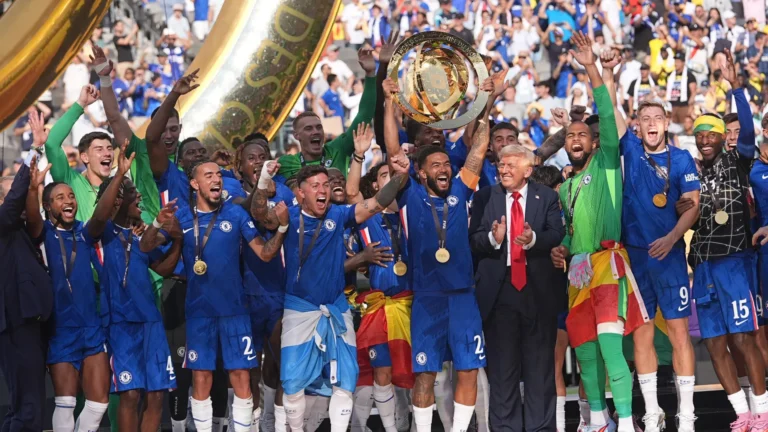 Chelsea dá aula, domina PSG com frieza de dupla fatal e conquista o Mundial