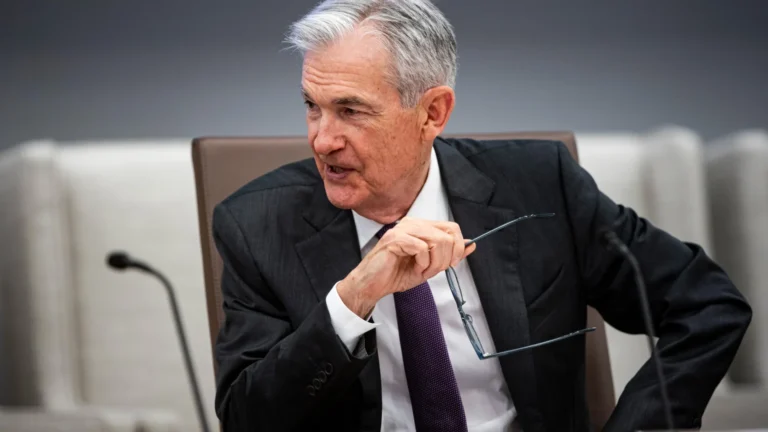 Trump volta a pedir renúncia de Powell do Fed e diz que ‘ele tem sido muito ruim para o país’