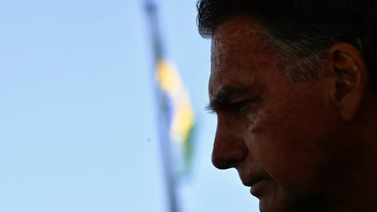 Bolsonaro é condenado pagar R$ 150 mil por falar ‘pintou um clima’ sobre adolescentes