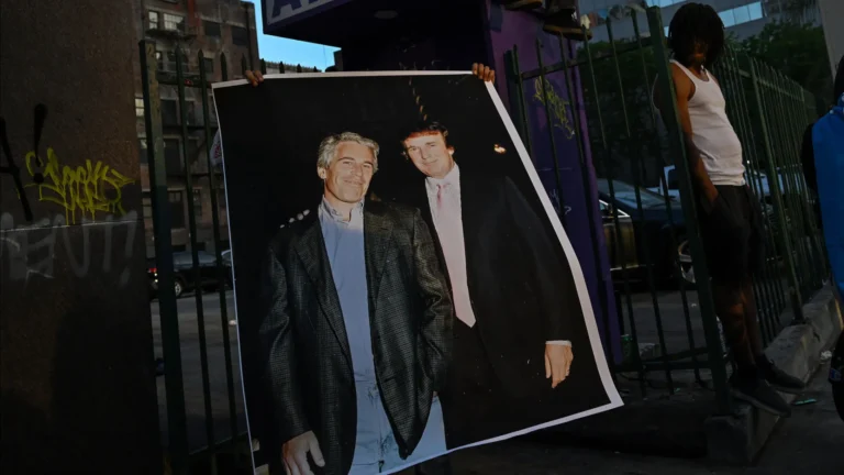 Ex-estrategista republicano diz que Trump quer tirar foco do caso Epstein