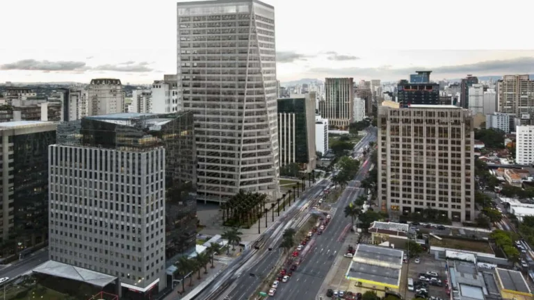 Construtora compra R$ 67 mi em títulos para regularizar prédio de luxo na região da Faria Lima
