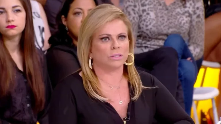 Ex-namorado agride jovem durante gravação do programa Casos de Família