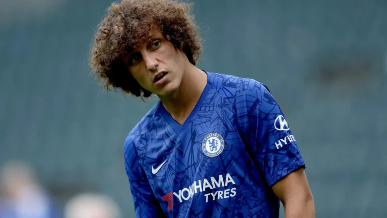 Mulher denuncia David Luiz por ameaça e cita Eliza Samudio em boletim