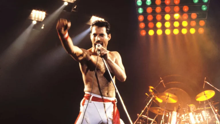 Filha secreta de Freddie Mercury se pronuncia pela primeira vez antes de biografia inédita