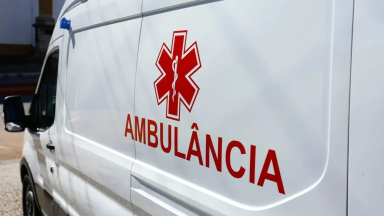Motociclista morre após atropelar oito alunos no Paraná