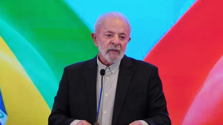 Lula anuncia linha de crédito de 30 Bi a empresas afetadas pelo tarifaço