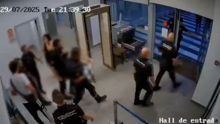 Agentes salvam vida de bebê na Espanha e vídeo viraliza: “Parou de mexer”