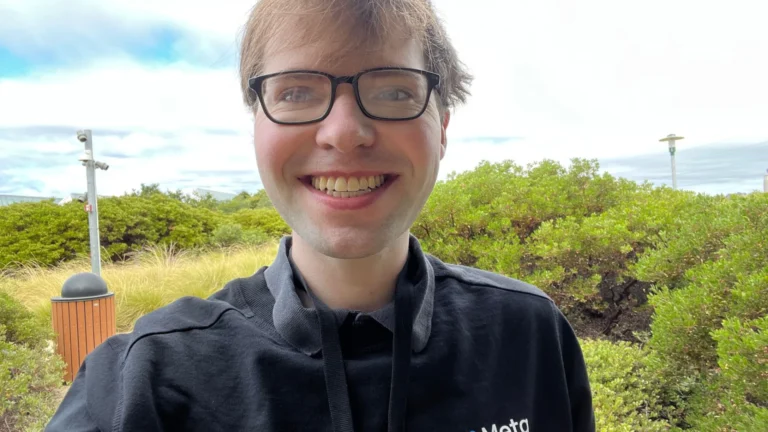 ‘Vingança Nerd’: Jovem vai receber R$ 1,3 bilhão da Meta por IA
