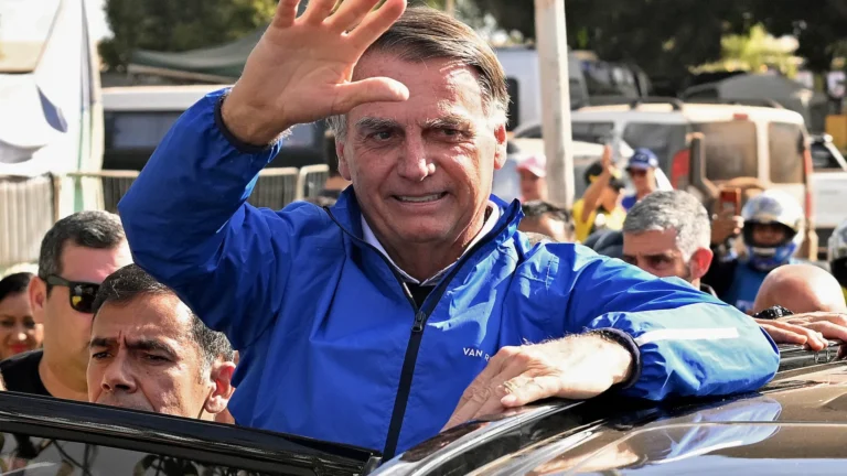 PGR pede reforço policial no entorno da casa de Bolsonaro