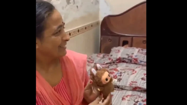 Mulher indiana viraliza após acreditar que Labubu é um “Deus chinês”