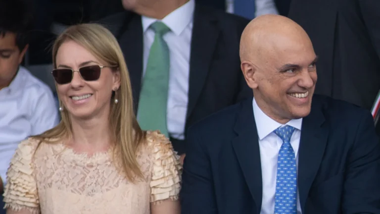 Eduardo Bolsonaro afirma ter dito a governo Trump que Moraes e esposa são ‘uma pessoa’ só