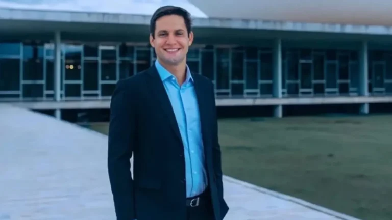Ex-deputado Rafael Motta está em coma induzido após acidente de kitesurfe em Natal
