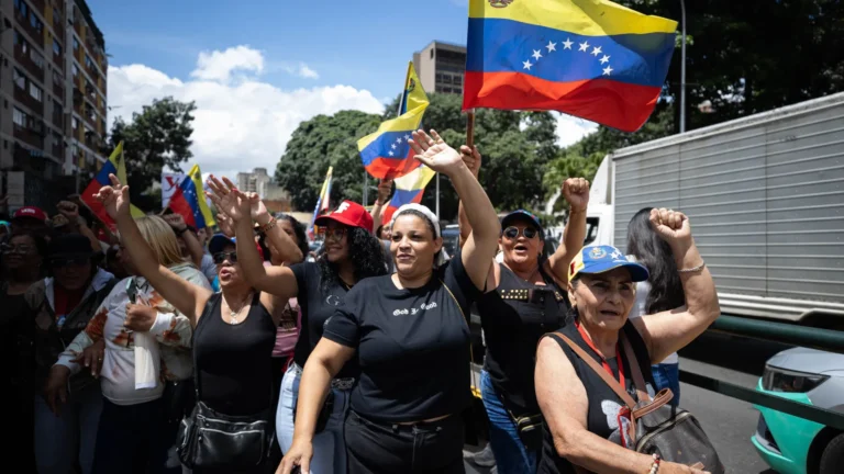 Maduro defende que nenhuma disputa com EUA “justifica conflito militar”