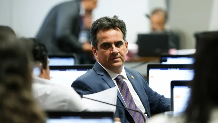 Filhos de Bolsonaro vão obedecer pai em 2026, diz Ciro Nogueira
