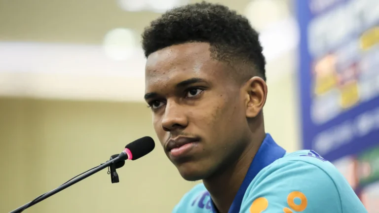 Estêvão é mais jovem a marcar pela seleção em jogo oficial desde Pelé