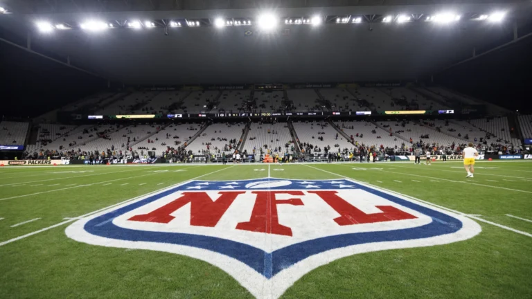 Após polêmica de 2024, NFL volta a Itaquera com gramado reformado