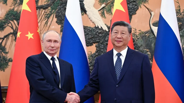 Em encontro com Xi, Putin afirma que relação entre países chegou a nível ‘sem precedentes’
