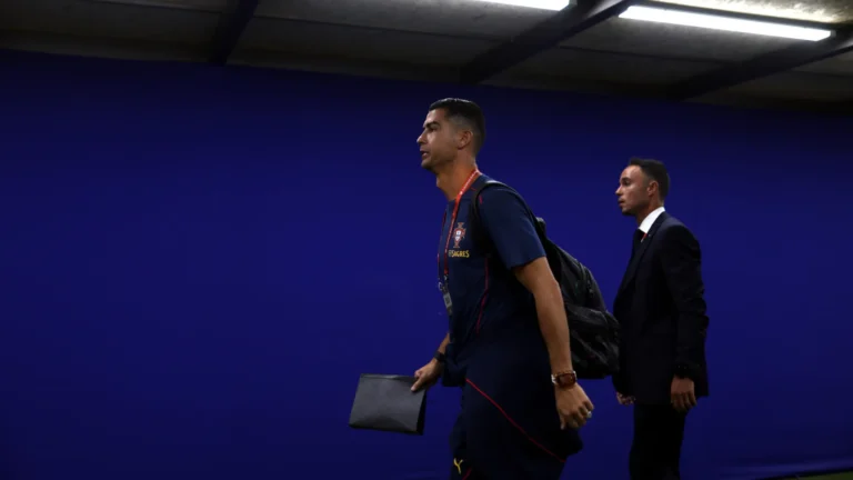 Cristiano Ronaldo supera Lionel Messi e está a um passo de novo recorde