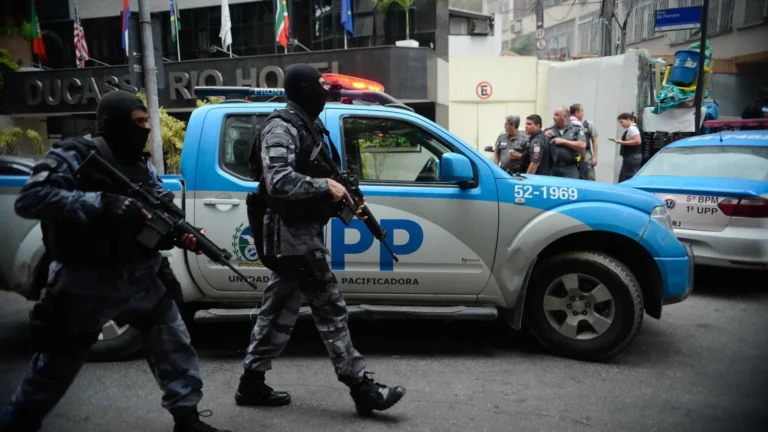 PM coloca todo efetivo de prontidão nas ruas do Rio em meio a operação com mais de 60 mortos