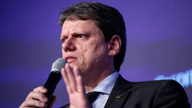 Elite lamenta erros de Tarcísio em jantar com Kassab