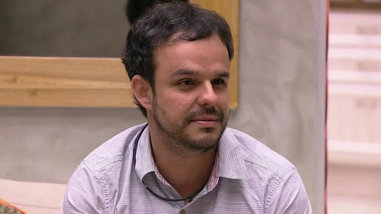 Vereador Adrilles Jorge é investigado sob suspeita de ‘rachadinha’ em gabinete