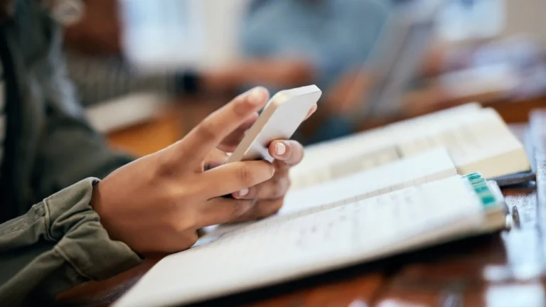 Governo anuncia classificação indicativa para apps e nova faixa etária