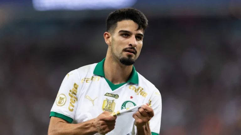 Palmeiras freta avião para buscar Flaco López e Aníbal Moreno nos EUA