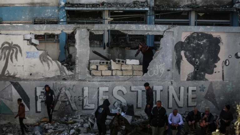 Israel anuncia que concluiu libertação de 1.968 prisioneiros palestinos