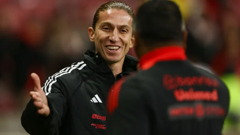 Filipe Luís elogia Flamengo na vitória sobre o Racing: ‘Este time quer muito. Dá orgulho’