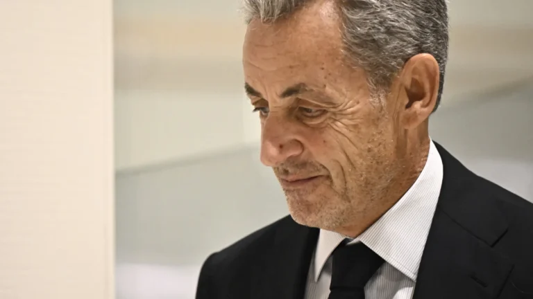 Nicolas Sarkozy começa a cumprir pena de prisão em 21 de outubro